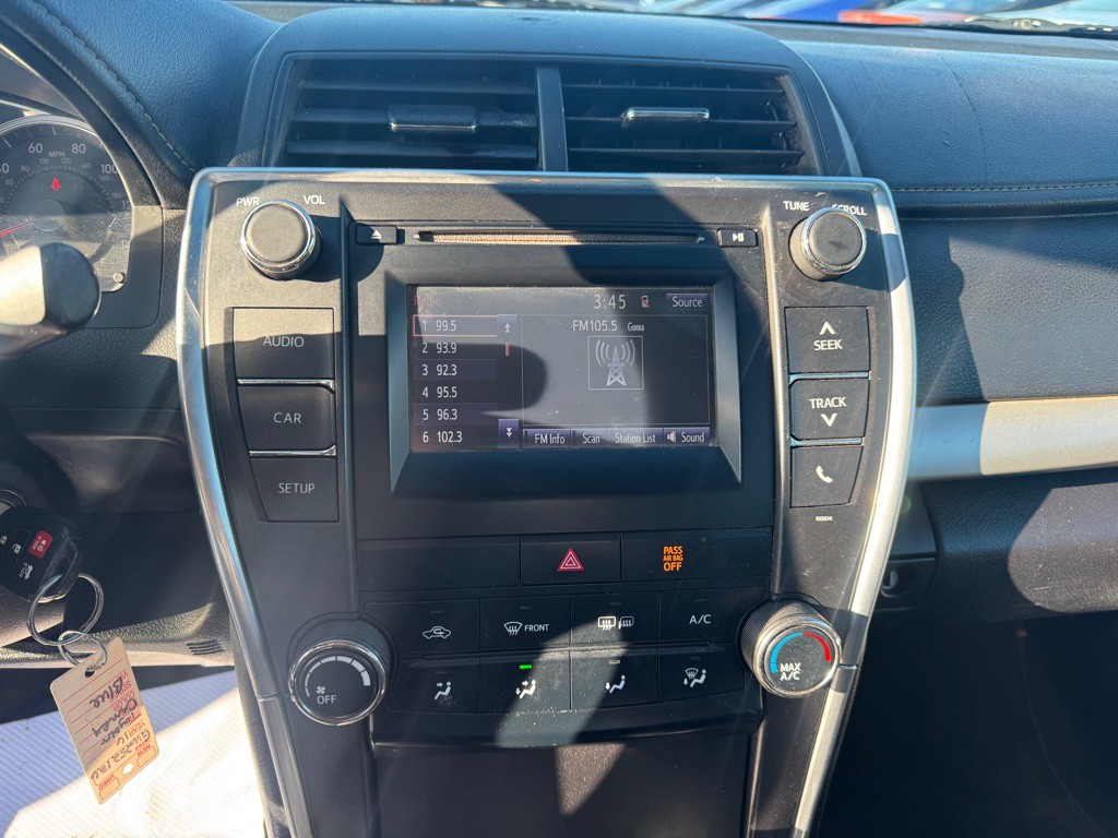 2016 Toyota Camry Image 13