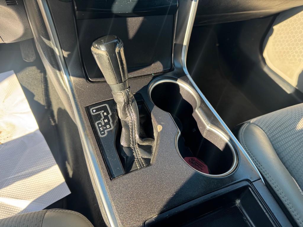 2016 Toyota Camry Image 14