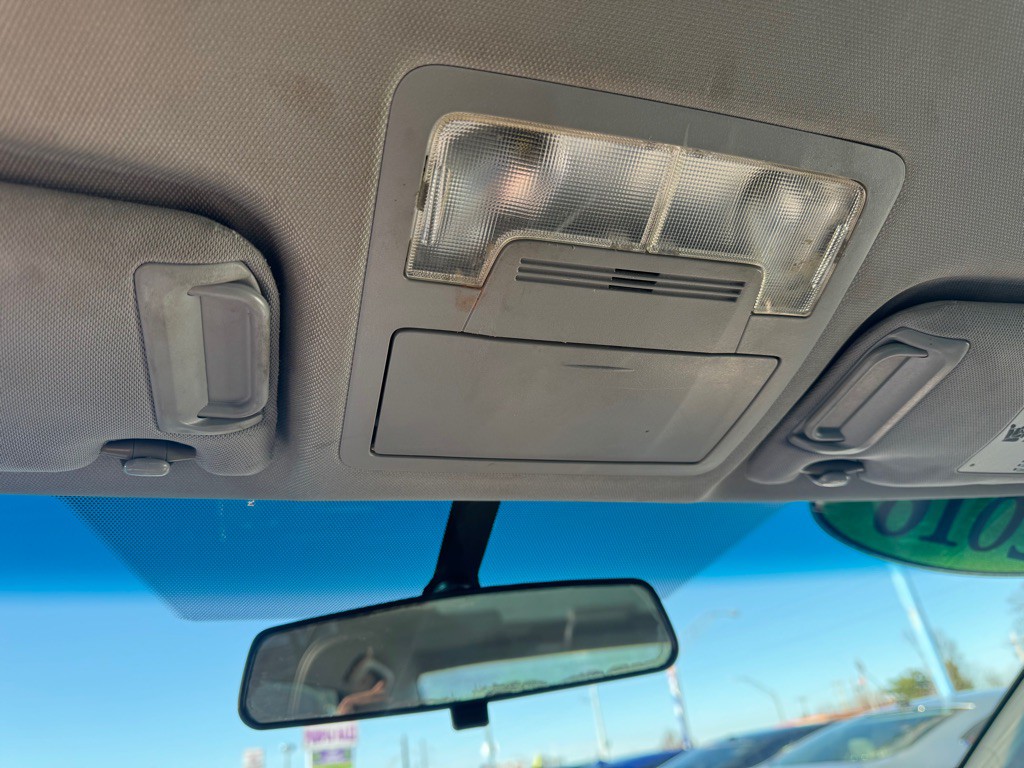 2016 Toyota Camry Image 15