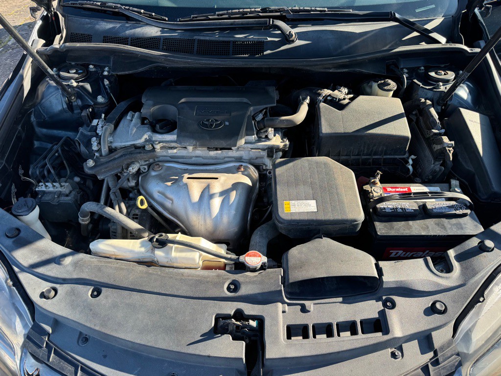 2016 Toyota Camry Image 20