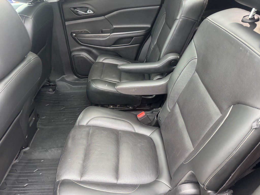 2019 GMC Acadia Image 17