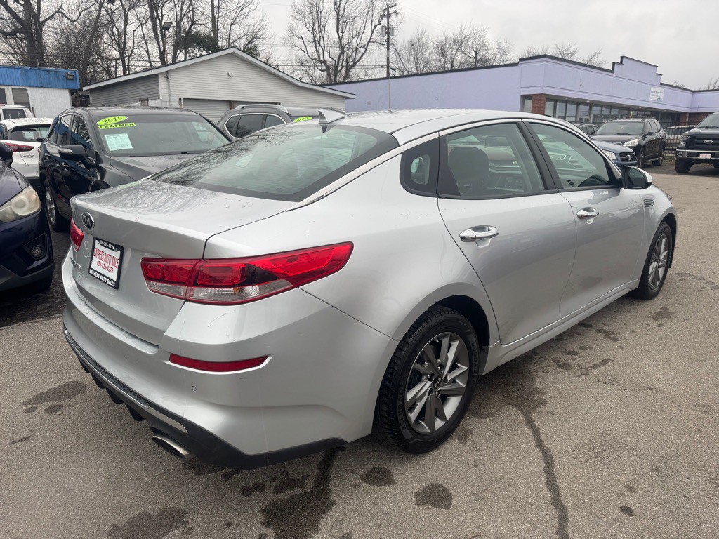 2019 Kia Optima Image 4
