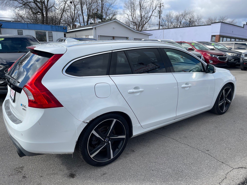 2016 Volvo V60 Image 4