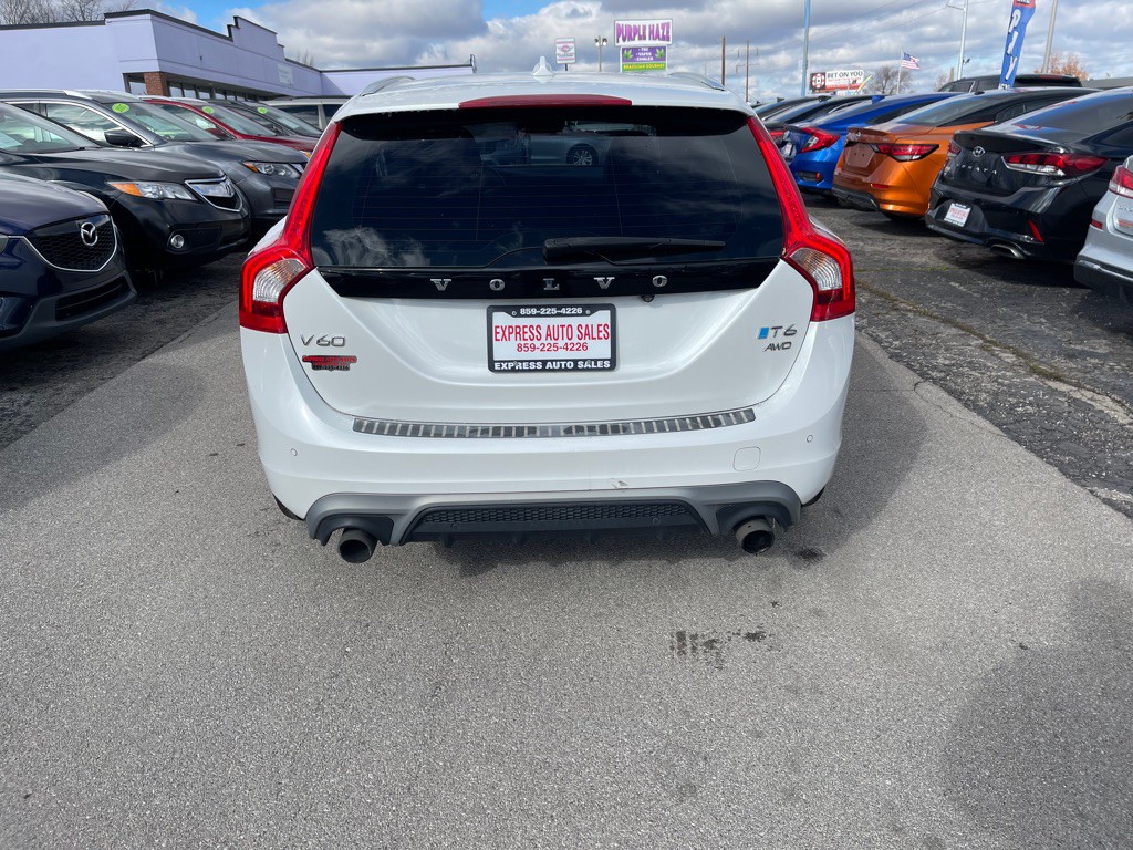 2016 Volvo V60 Image 5