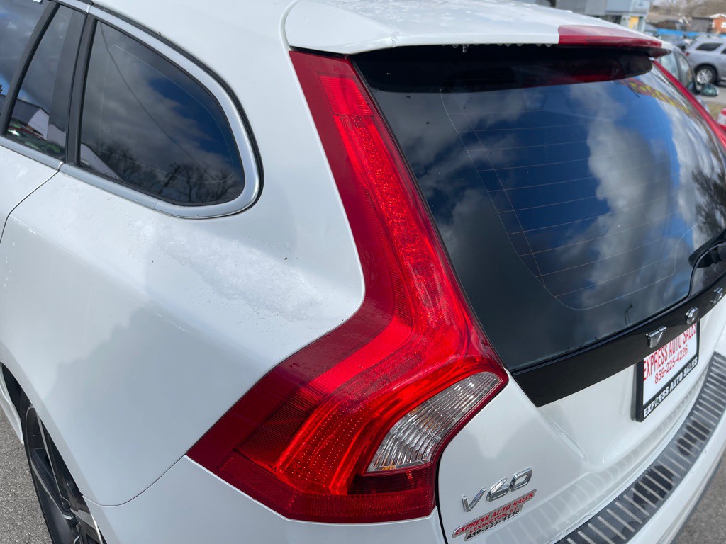 2016 Volvo V60 Image 8