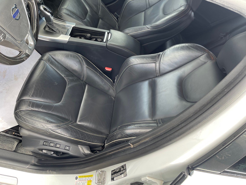 2016 Volvo V60 Image 10