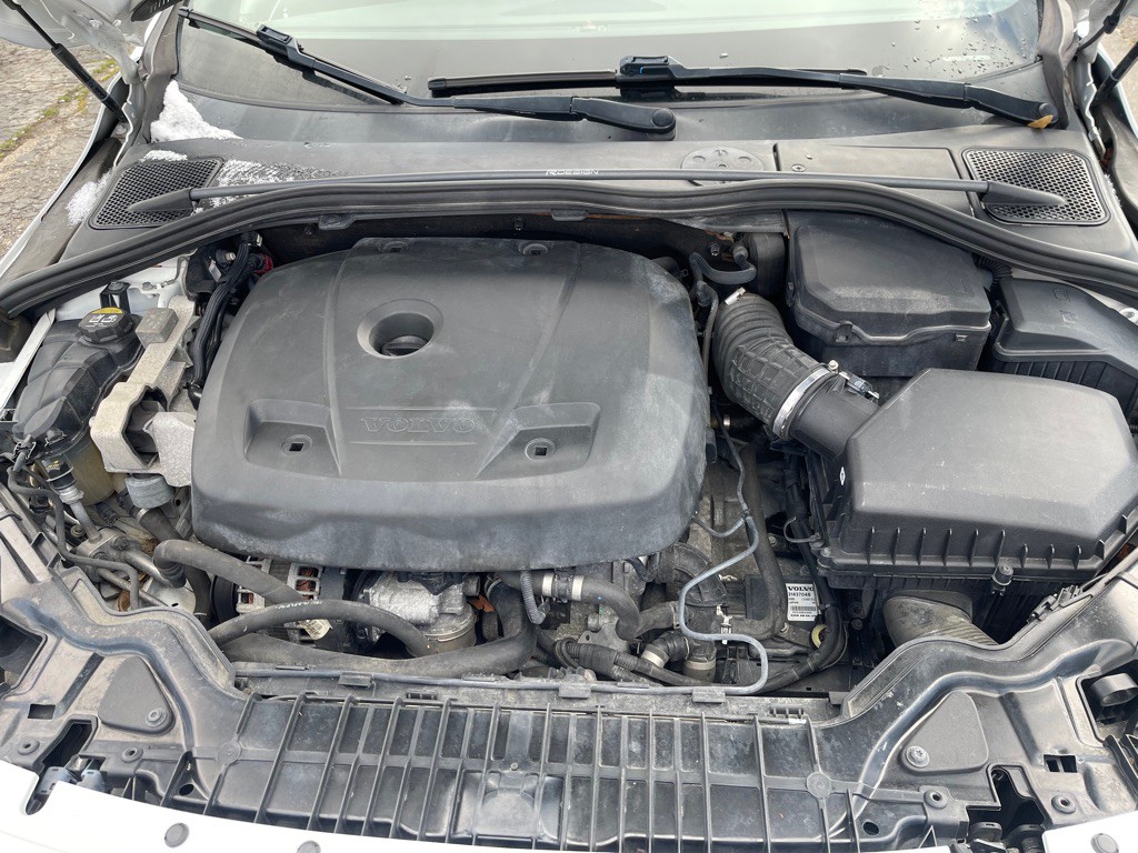 2016 Volvo V60 Image 17