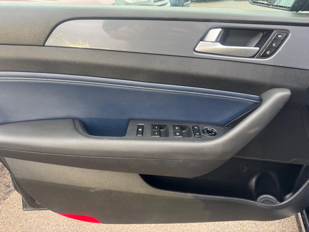 2016 Hyundai Sonata Image 16