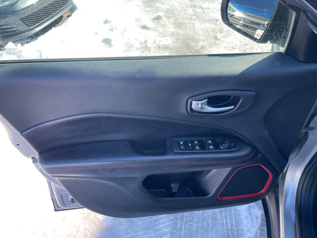 2020 Jeep Compass Image 9