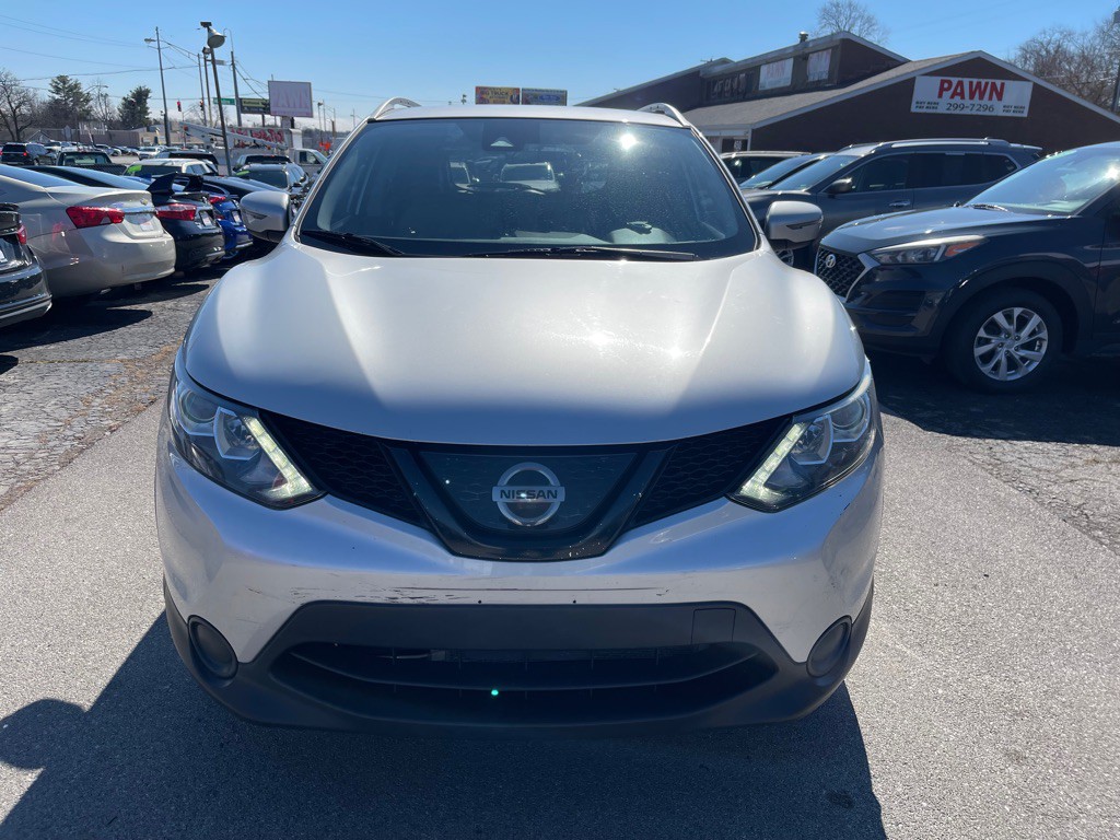 2019 Nissan Rogue Image 2