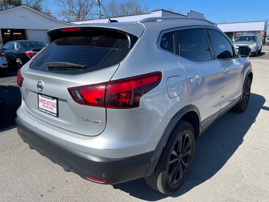 2019 Nissan Rogue Image 4