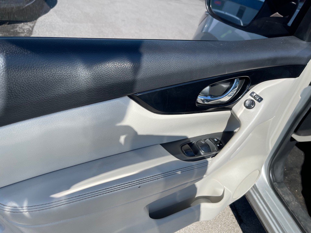 2019 Nissan Rogue Image 9