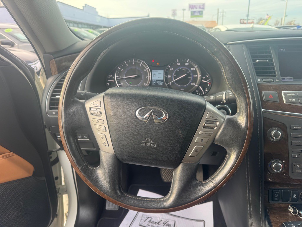 2016 INFINITI QX80 Image 11