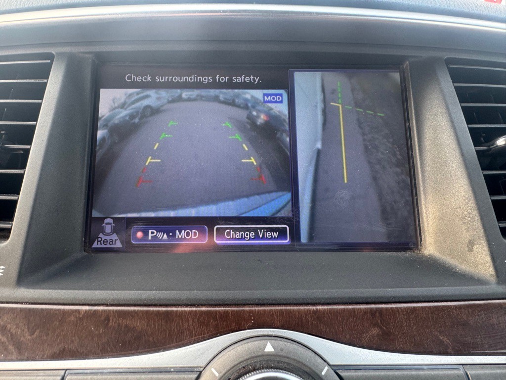 2016 INFINITI QX80 Image 13