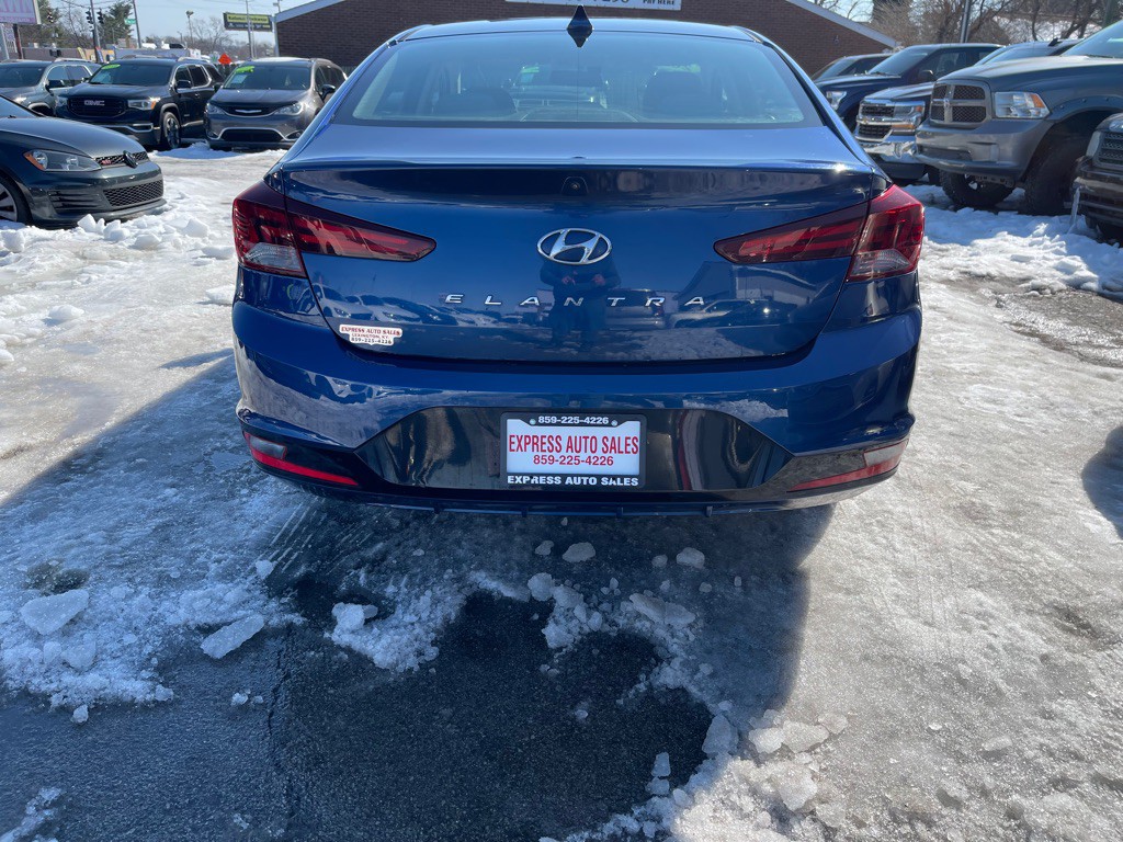 2019 Hyundai Elantra Image 5
