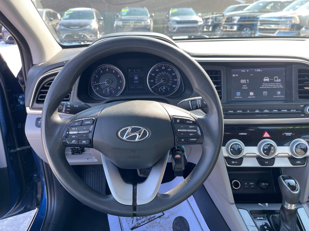 2019 Hyundai Elantra Image 11