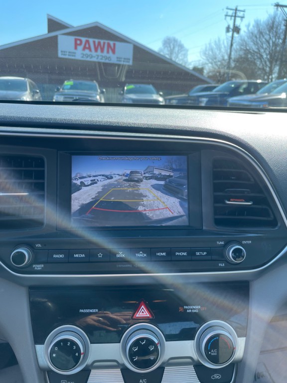 2019 Hyundai Elantra Image 13