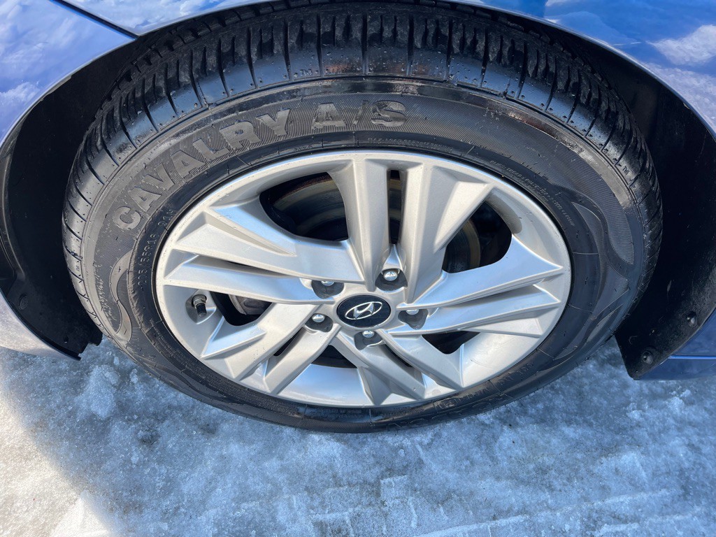 2019 Hyundai Elantra Image 17