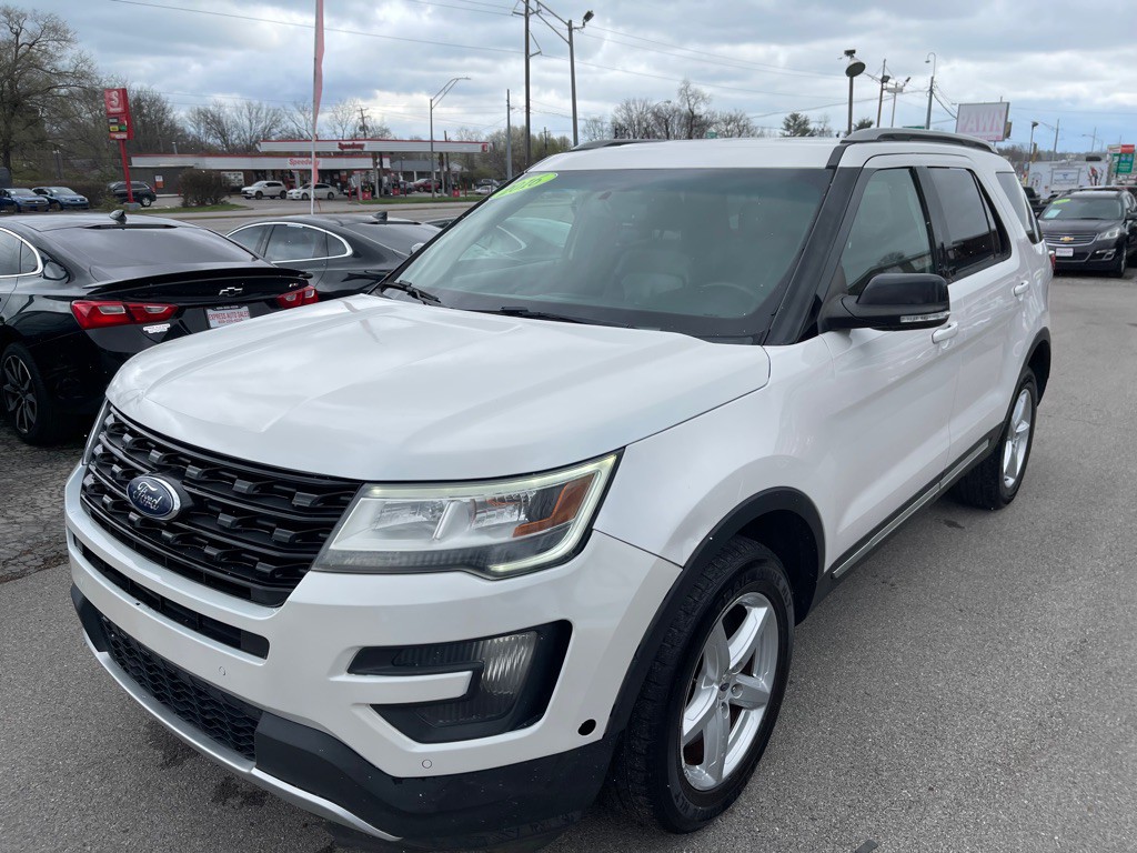 2016 Ford Explorer Image 1