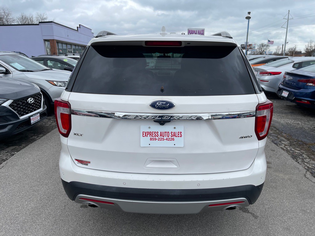 2016 Ford Explorer Image 5