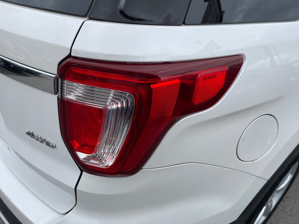 2016 Ford Explorer Image 8