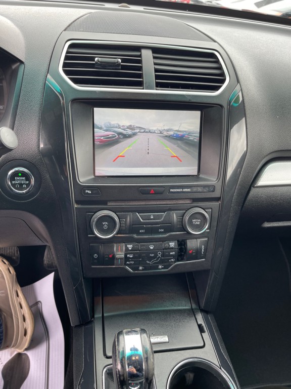 2016 Ford Explorer Image 13