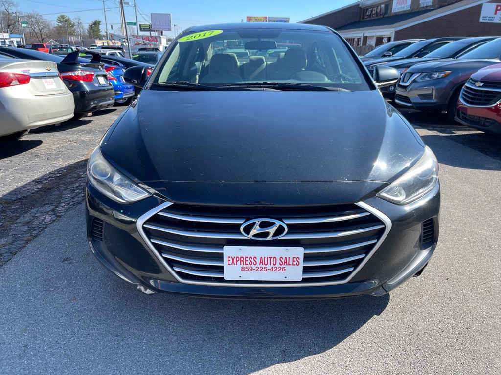 2017 Hyundai Elantra Image 2