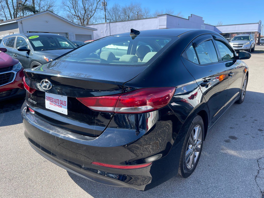 2017 Hyundai Elantra Image 4