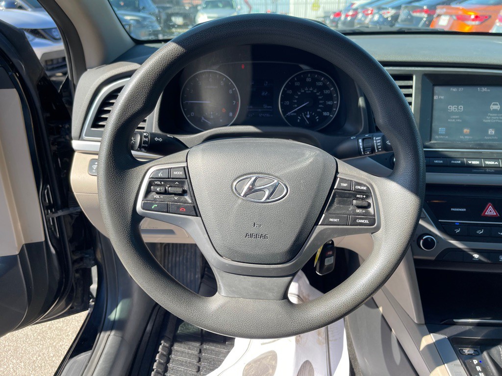 2017 Hyundai Elantra Image 11