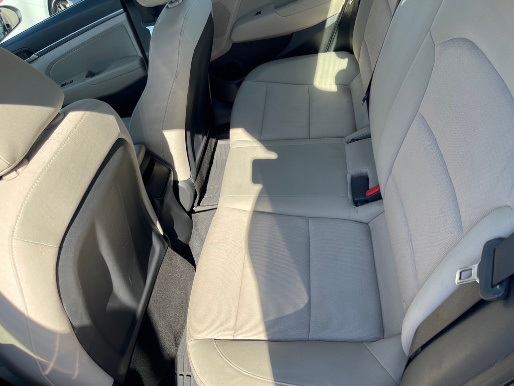 2017 Hyundai Elantra Image 14