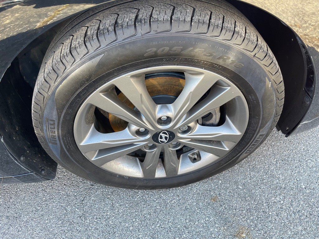 2017 Hyundai Elantra Image 17