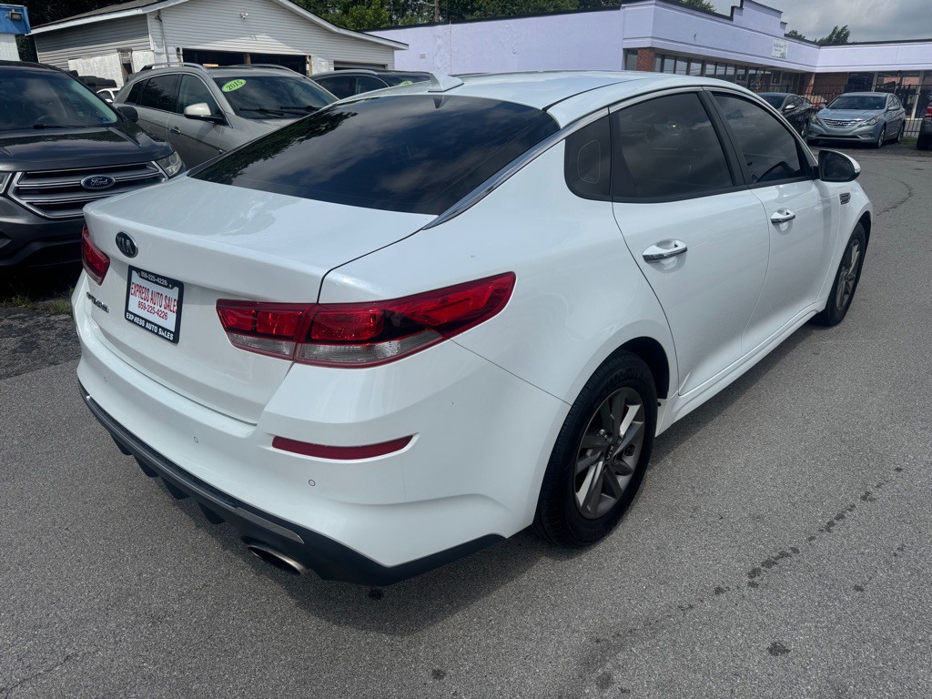2020 Kia Optima Image 4