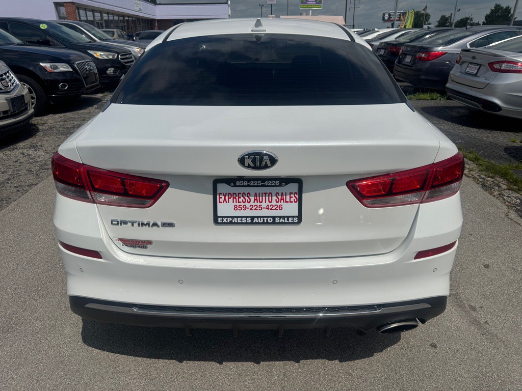 2020 Kia Optima Image 5