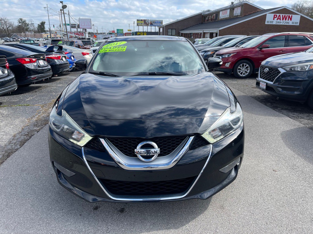 2017 Nissan Maxima Image 2
