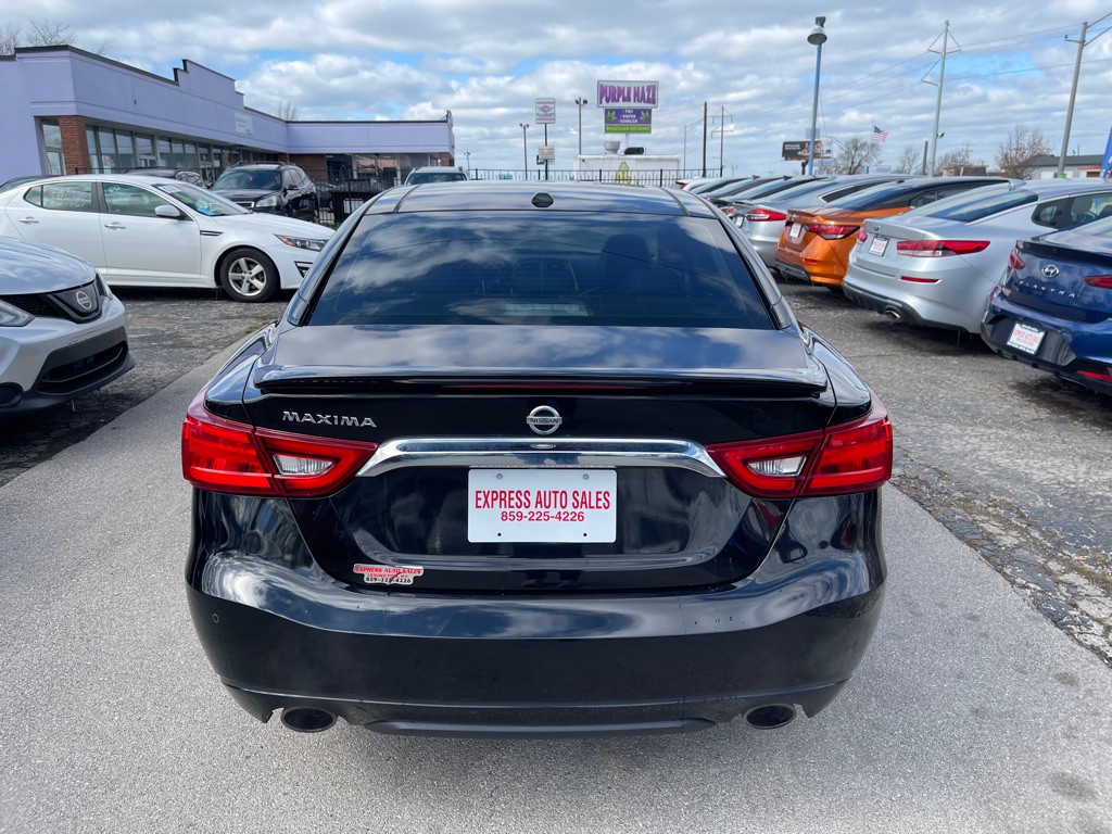 2017 Nissan Maxima Image 5