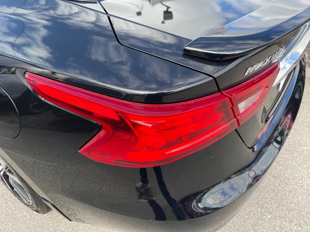 2017 Nissan Maxima Image 8