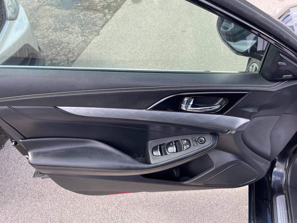 2017 Nissan Maxima Image 9