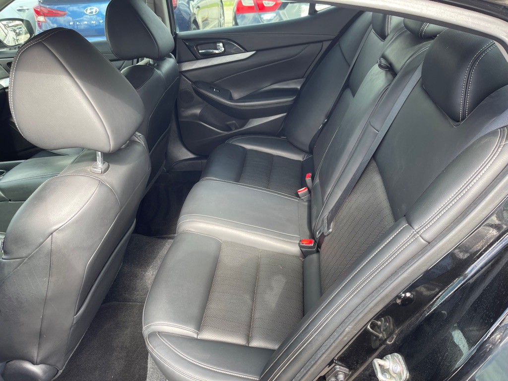 2017 Nissan Maxima Image 15