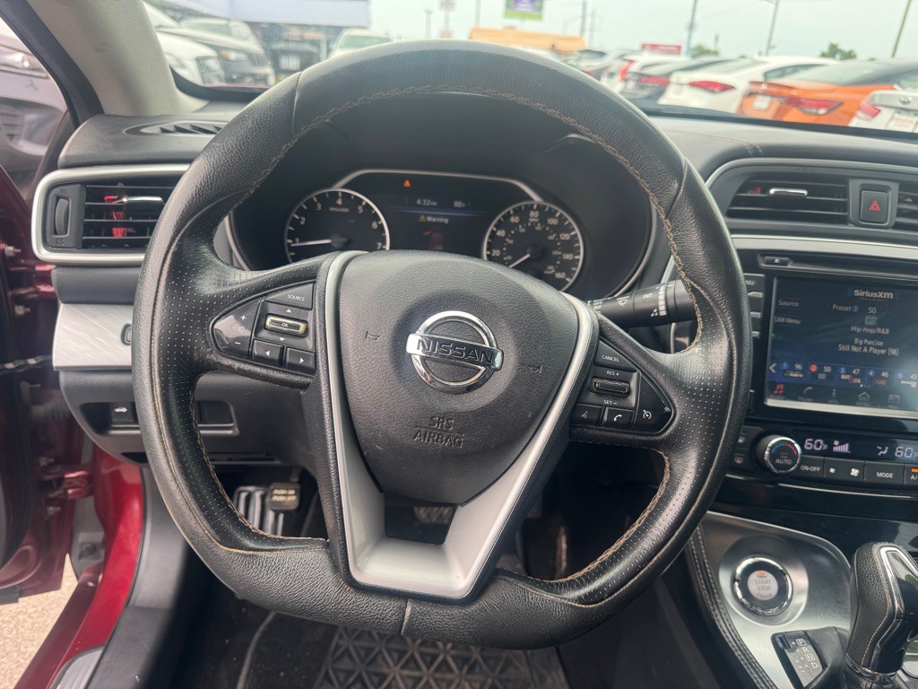 2017 Nissan Maxima Image 9