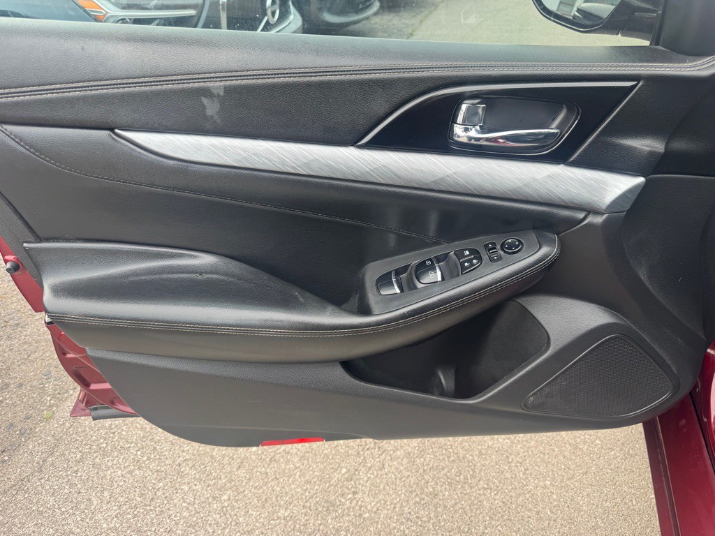 2017 Nissan Maxima Image 12