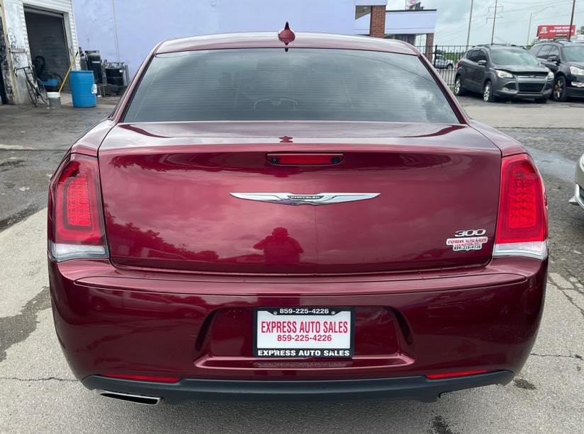 2019 Chrysler 300 Image 5