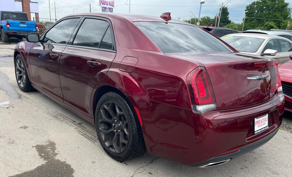 2019 Chrysler 300 Image 6