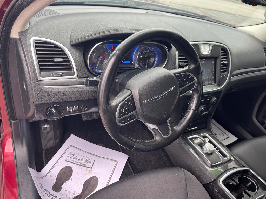 2019 Chrysler 300 Image 8