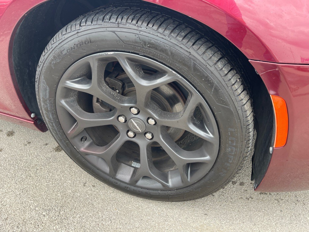 2019 Chrysler 300 Image 14