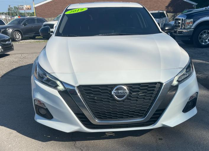 2019 Nissan Altima Image 2