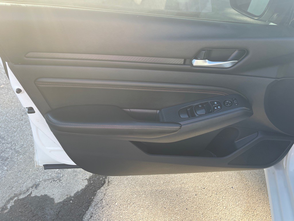 2019 Nissan Altima Image 7