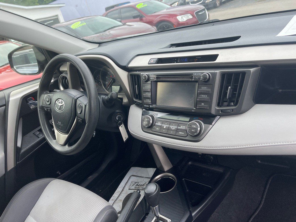 2015 Toyota Rav4 Image 13