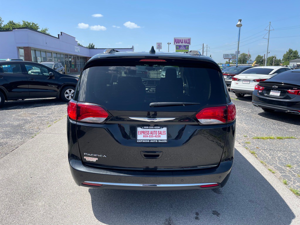 2019 Chrysler Pacifica Image 5