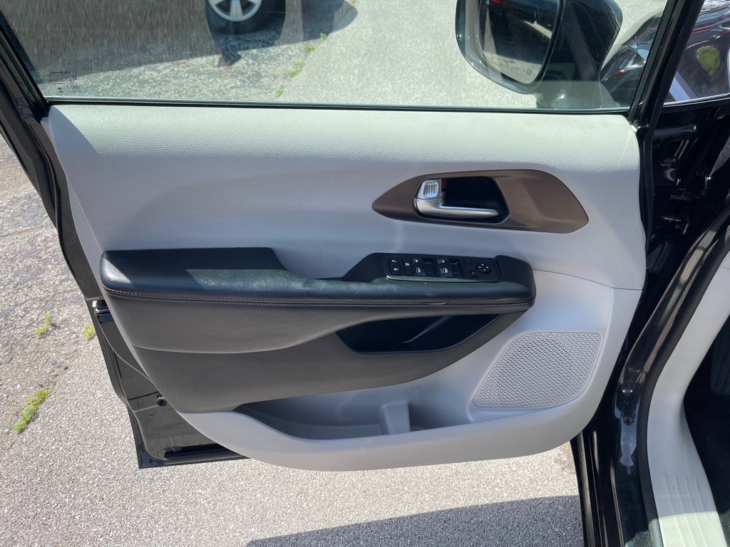 2019 Chrysler Pacifica Image 10