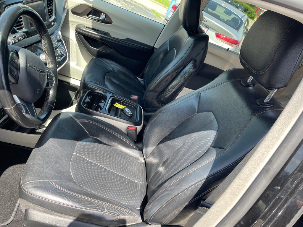 2019 Chrysler Pacifica Image 11